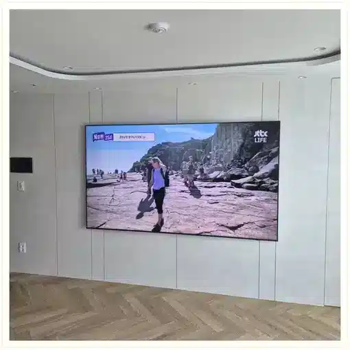 용산 TV 거치대 및 주변 공간 참고용 거실 사진 3