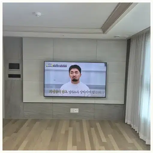 성동 벽걸이TV 설치 방법 참고용 TV 거실 사진 2