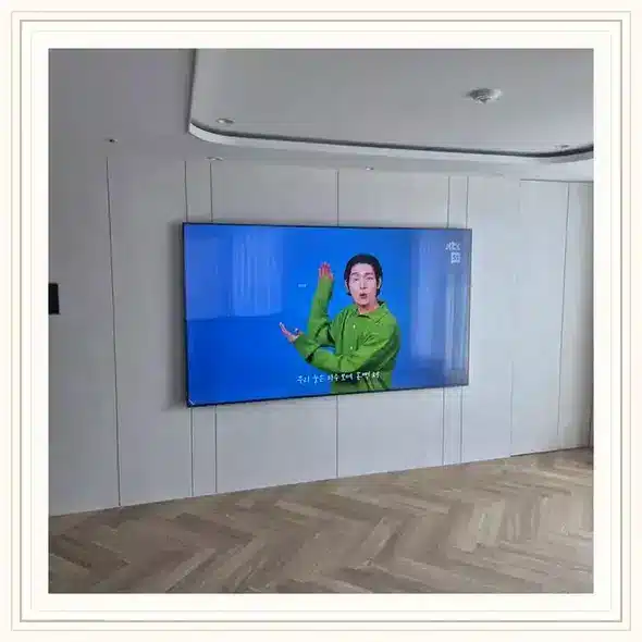 동대문 TV 거치대 및 주변 공간 참고용 거실 사진 3