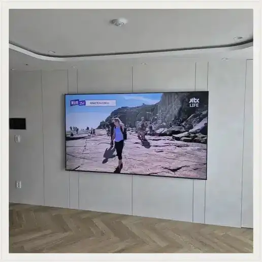 화성 벽걸이TV 설치 방법 참고용 TV 거실 사진 2